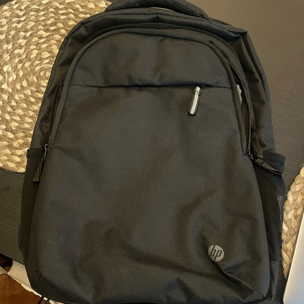 HP Backpack - LIKE NEW!